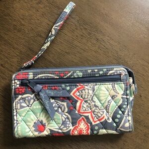 Vera Bradley, no Matic floral retired print wristlet wallet EUC